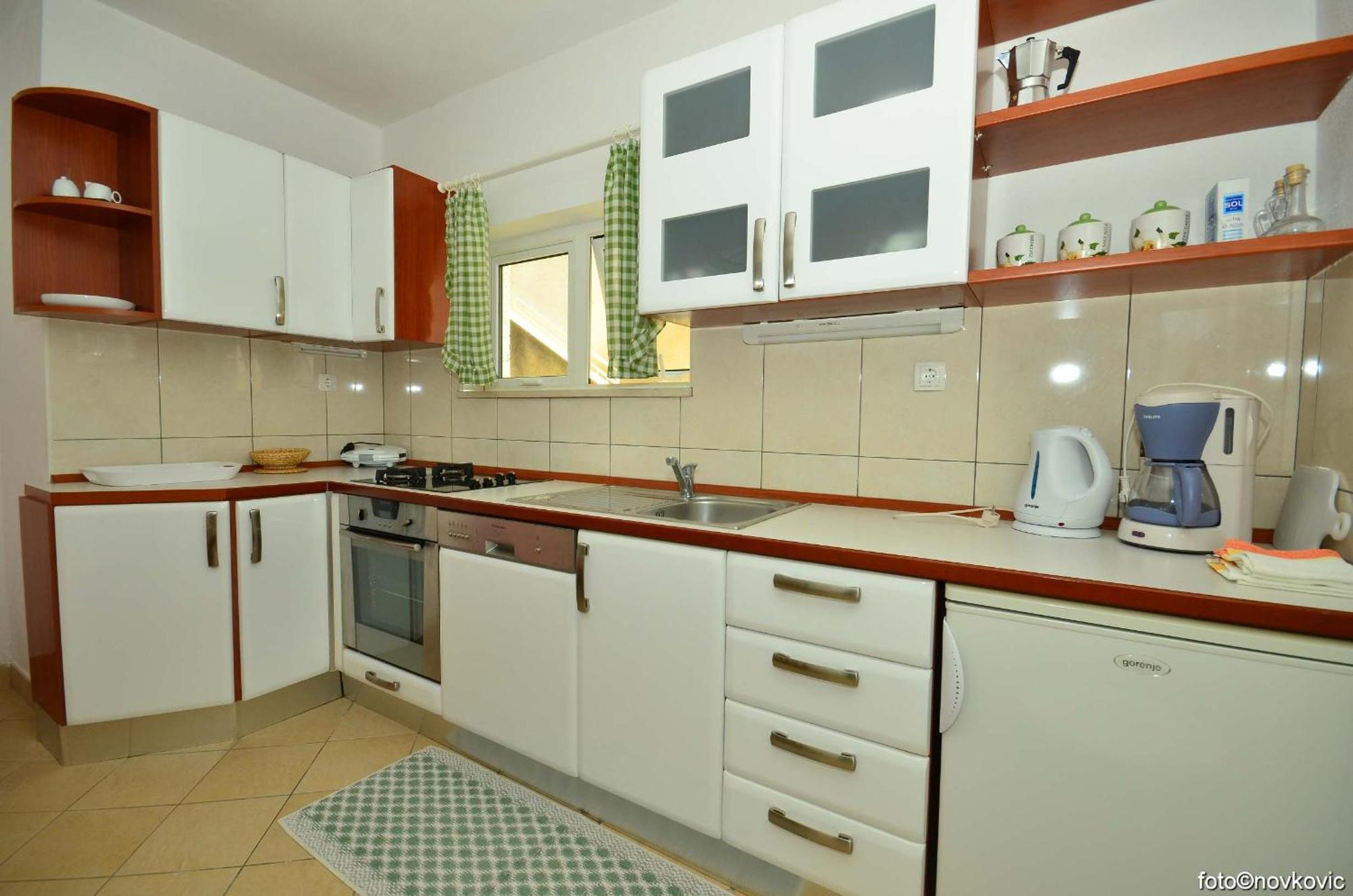 Apartments Fani Kanun Bol Esterno foto